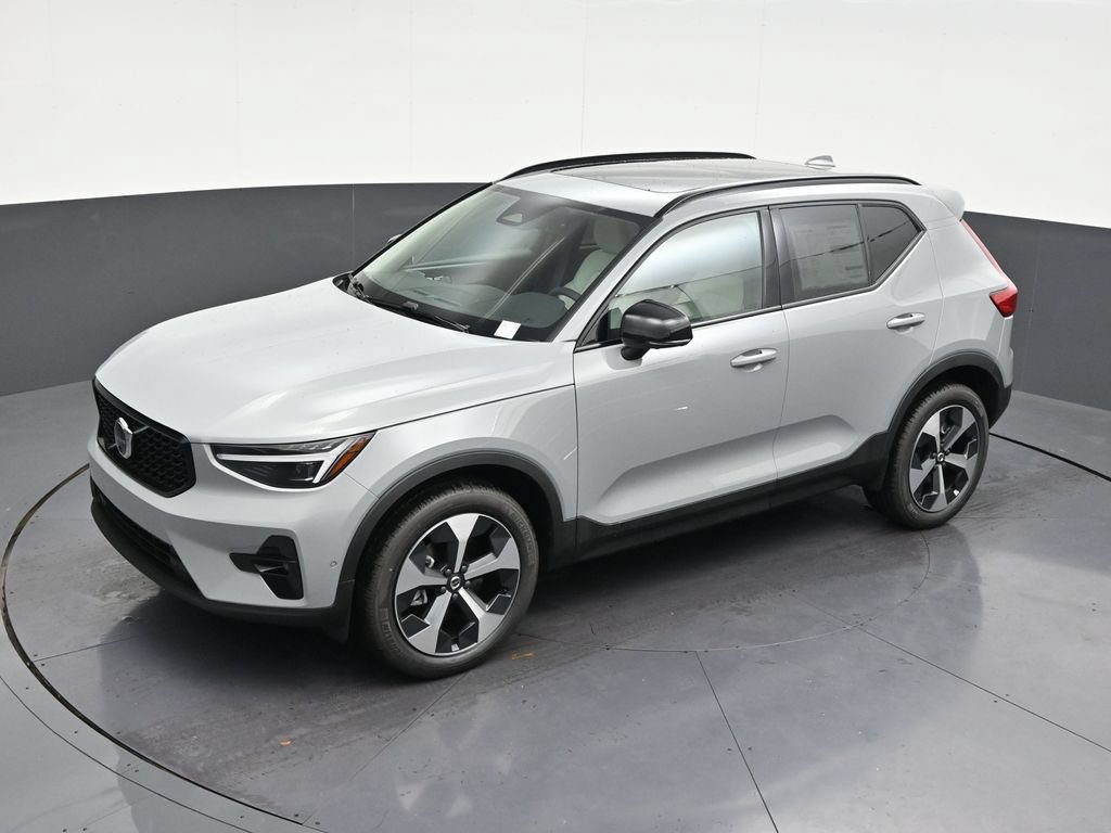 New 2026 Volvo XC40 B5 Plus w/ Protection Package Premier AWD/4WD image 13
