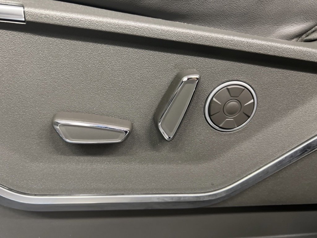 New 2025 Ford F150 Platinum w/ Equipment Group 703A Plus image 32