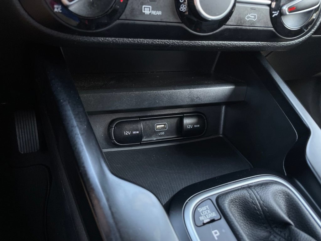 Certified 2025 Kia Soul LX w/ LX Technology Package FWD image 19