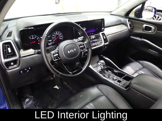 Used 2022 Kia Sorento EX w/ Panoramic Sunroof Package image 25