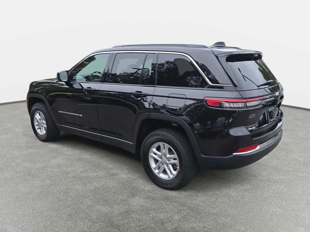 New 2025 Jeep Grand Cherokee Laredo w/ Luxury Tech Group I AWD/4WD image 7