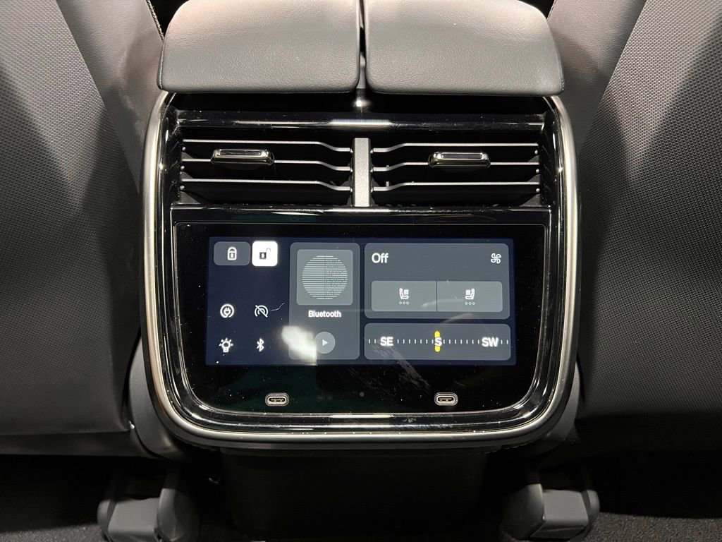 Used 2022 Rivian R1T Adventure image 16