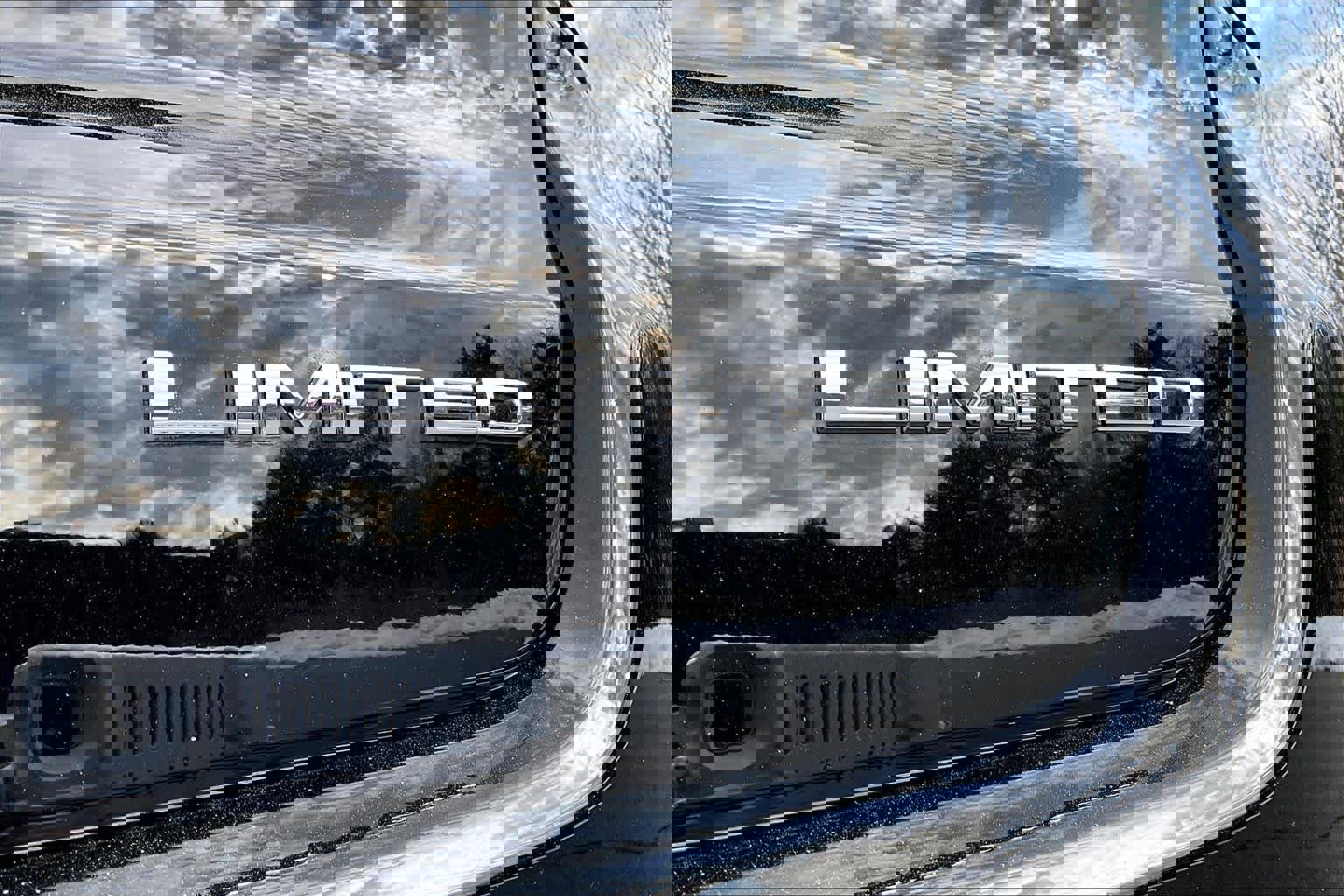 Used 2025 Jeep Compass Limited w/ Sun & Sound Group image 10