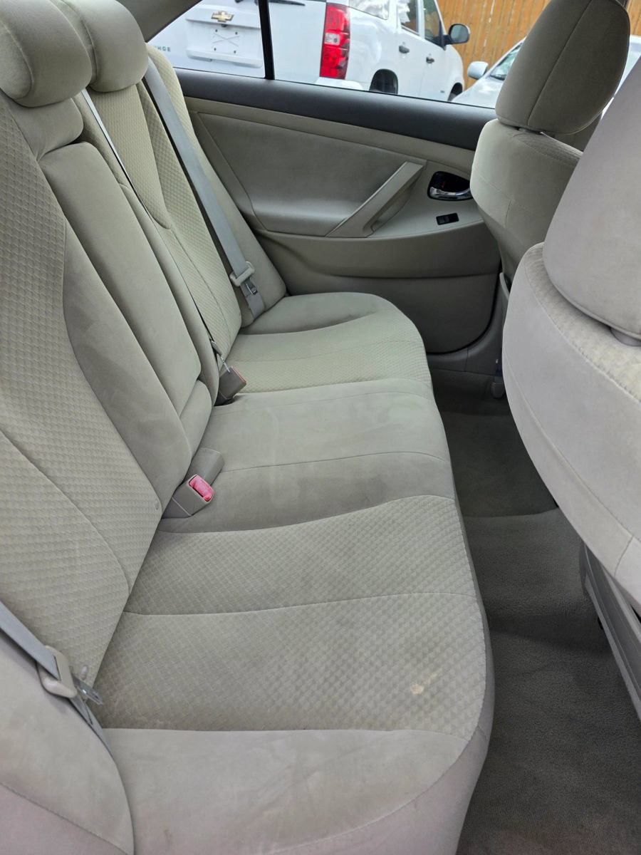 Used 2009 Toyota Camry LE FWD image 14