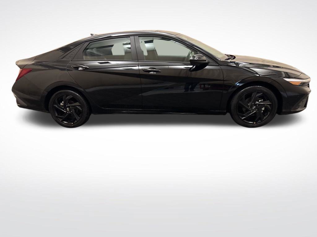 New 2026 Hyundai Elantra Sport image 4