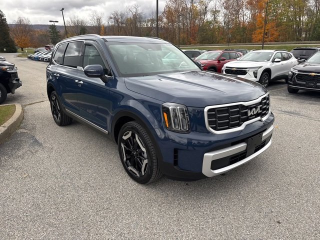 Used 2025 Kia Telluride S image 12