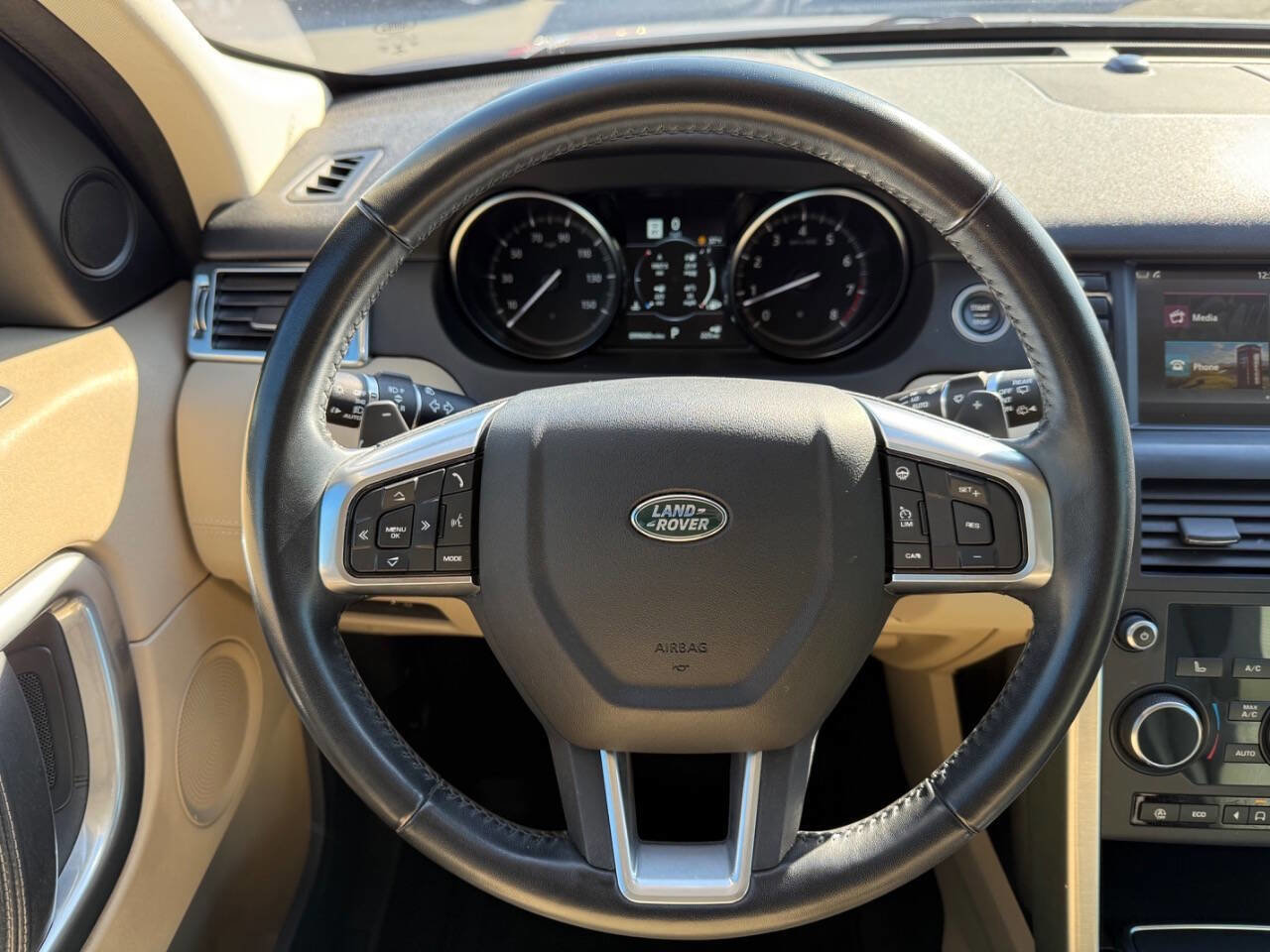 Used 2019 Land Rover Discovery Sport HSE image 19