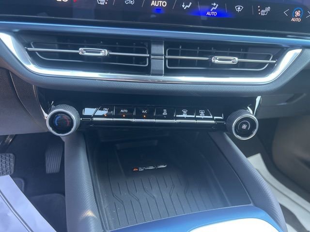 New 2026 Chevrolet Equinox EV LT image 25