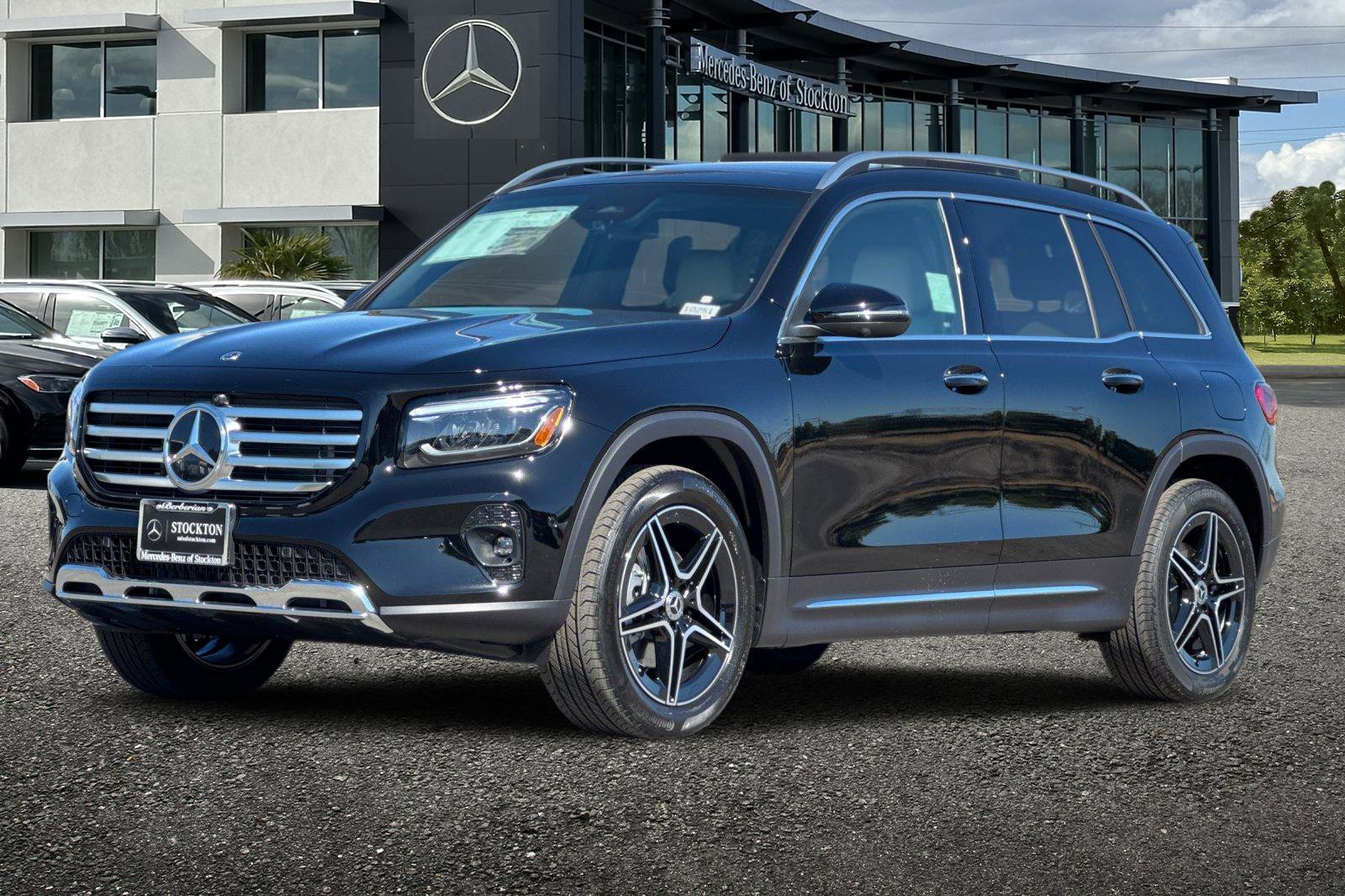 New 2026 Mercedes-Benz GLB 250 4MATIC image 8