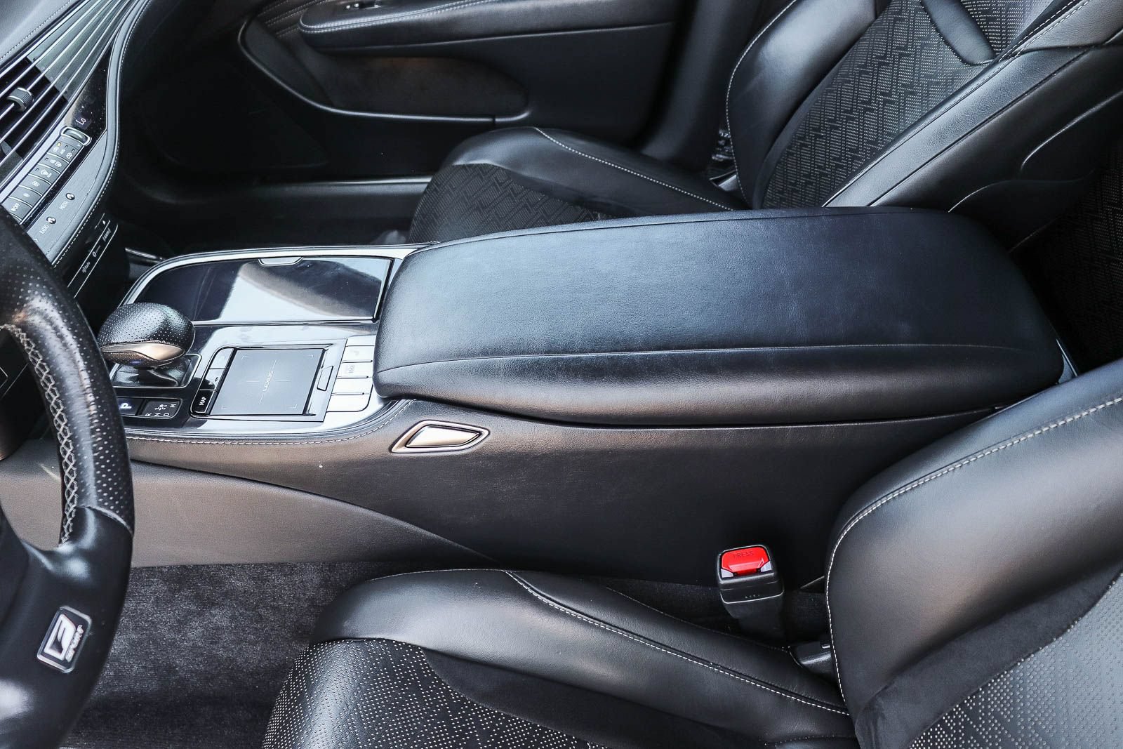 Used 2018 Lexus LS 500 F Sport w/ Accessory Package (Z2) RWD image 22