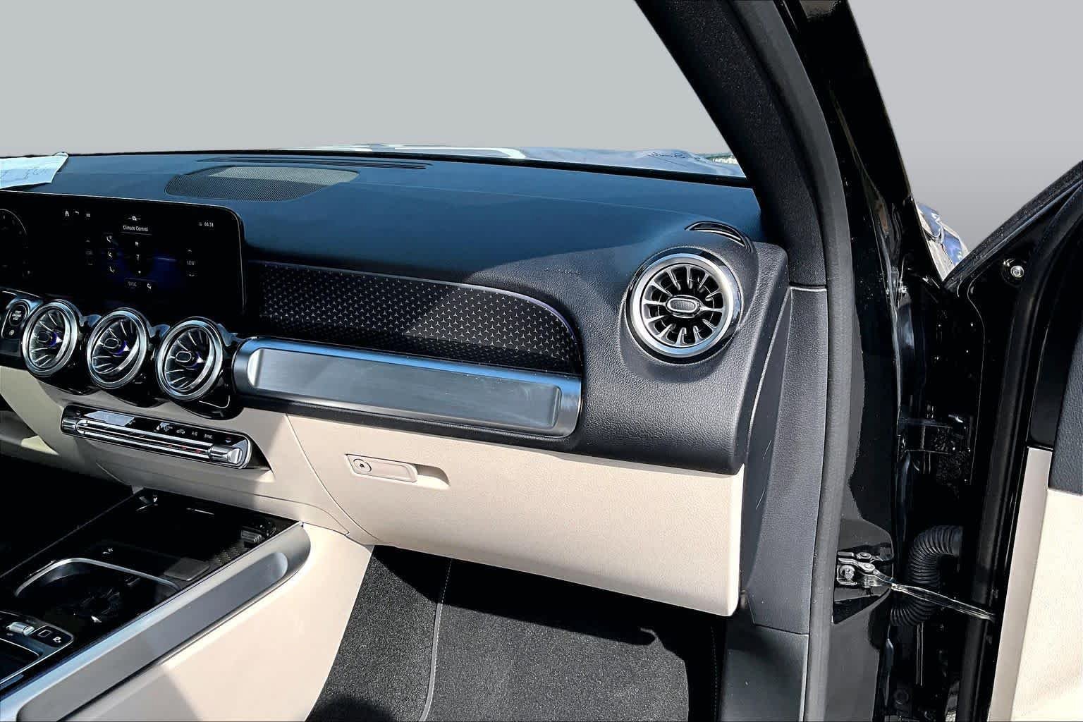 Used 2026 Mercedes-Benz GLB 250 image 19