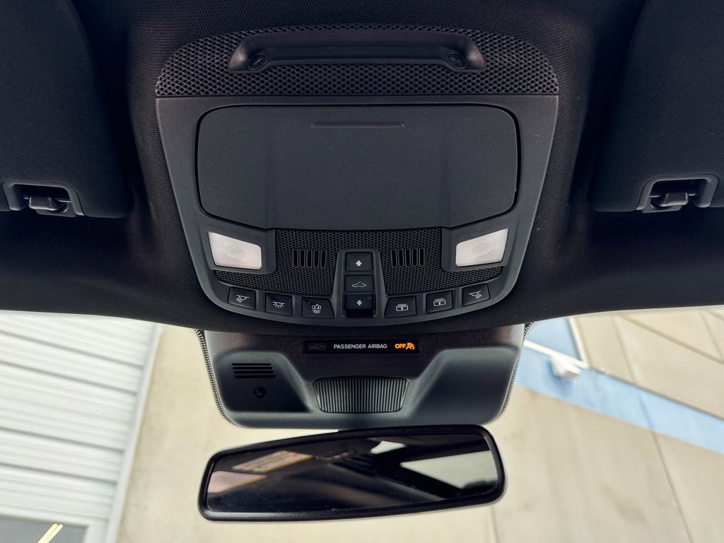 Used 2024 Ford Expedition Limited image 25