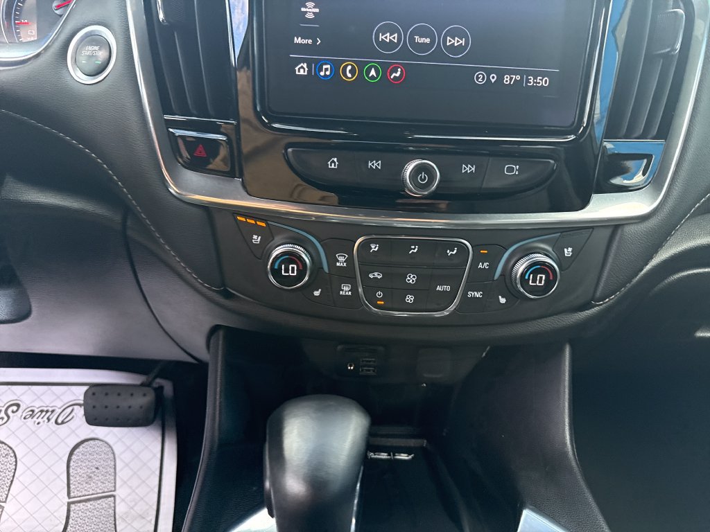 Used 2023 Chevrolet Traverse Premier AWD/4WD image 22
