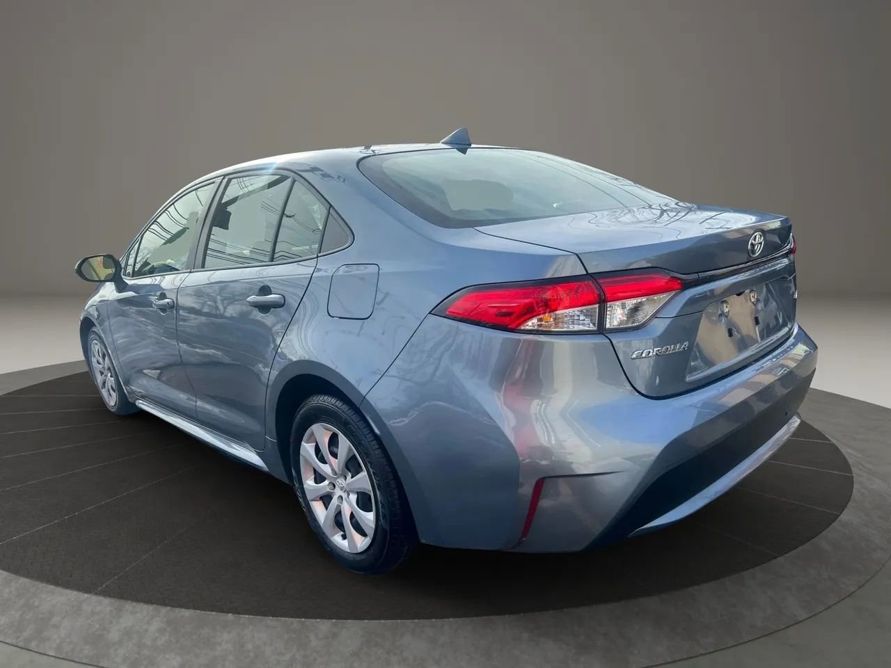 Used 2022 Toyota Corolla LE image 7