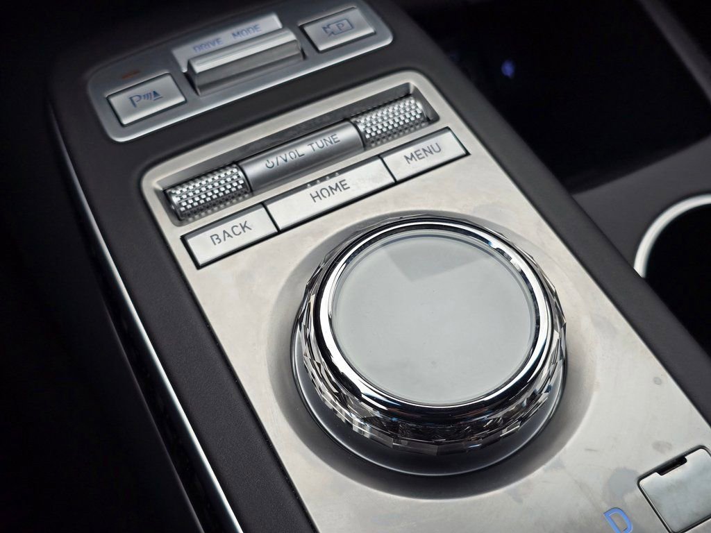 Certified 2025 Genesis GV70 3.5T Sport w/ Sport Prestige Package image 33