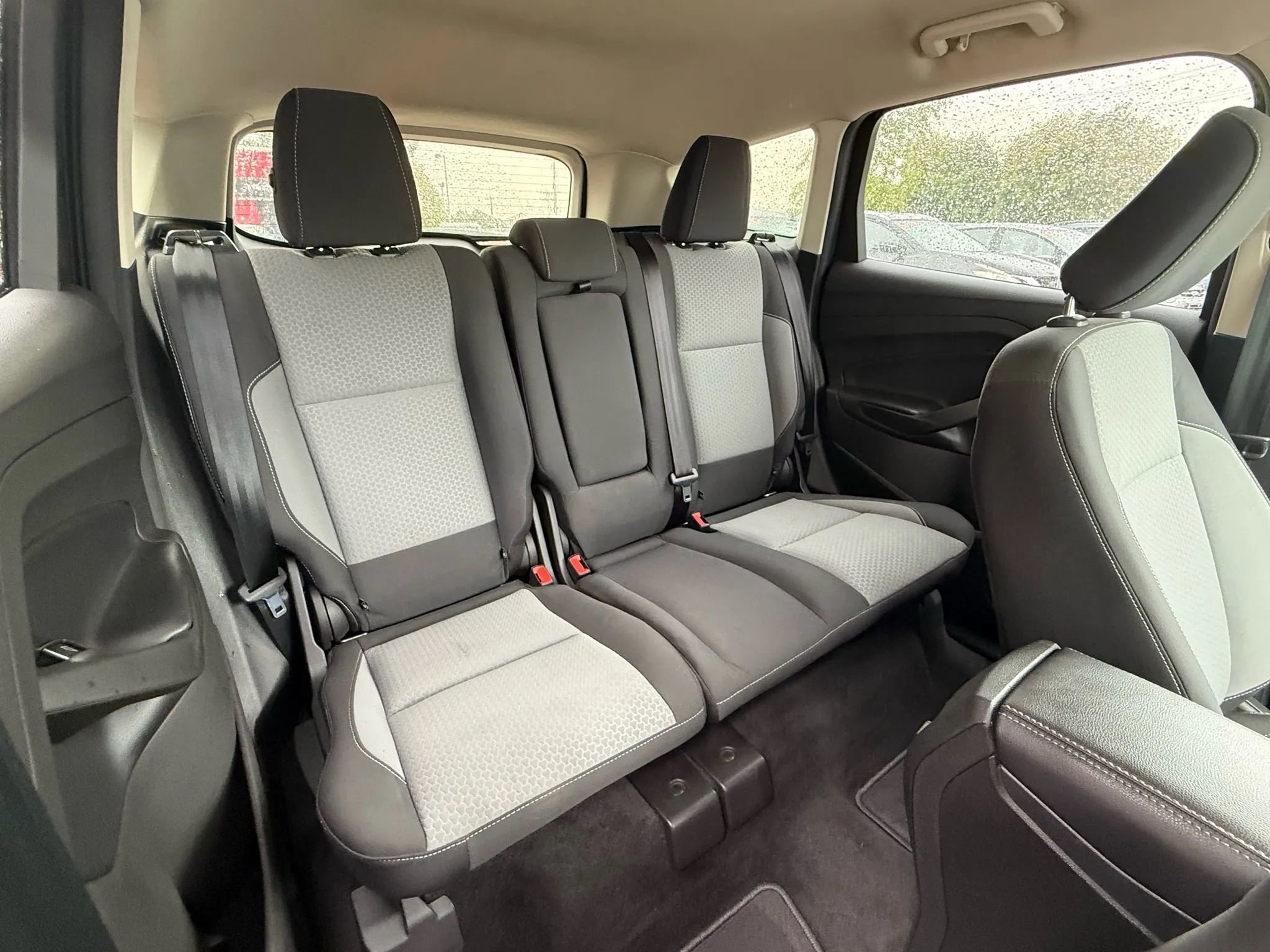 Used 2019 Ford Escape SE image 14