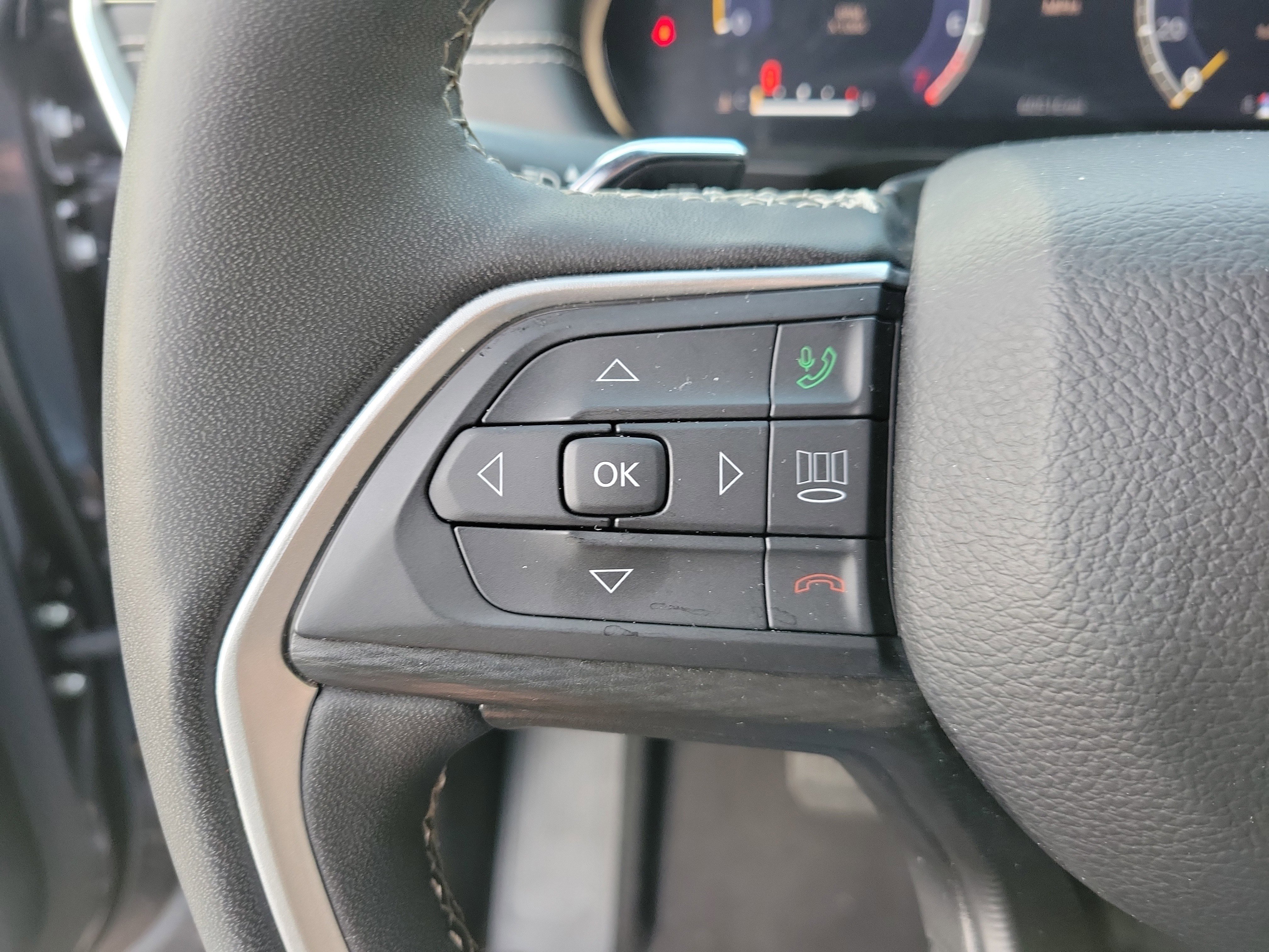 Used 2024 Jeep Grand Cherokee L Laredo image 20