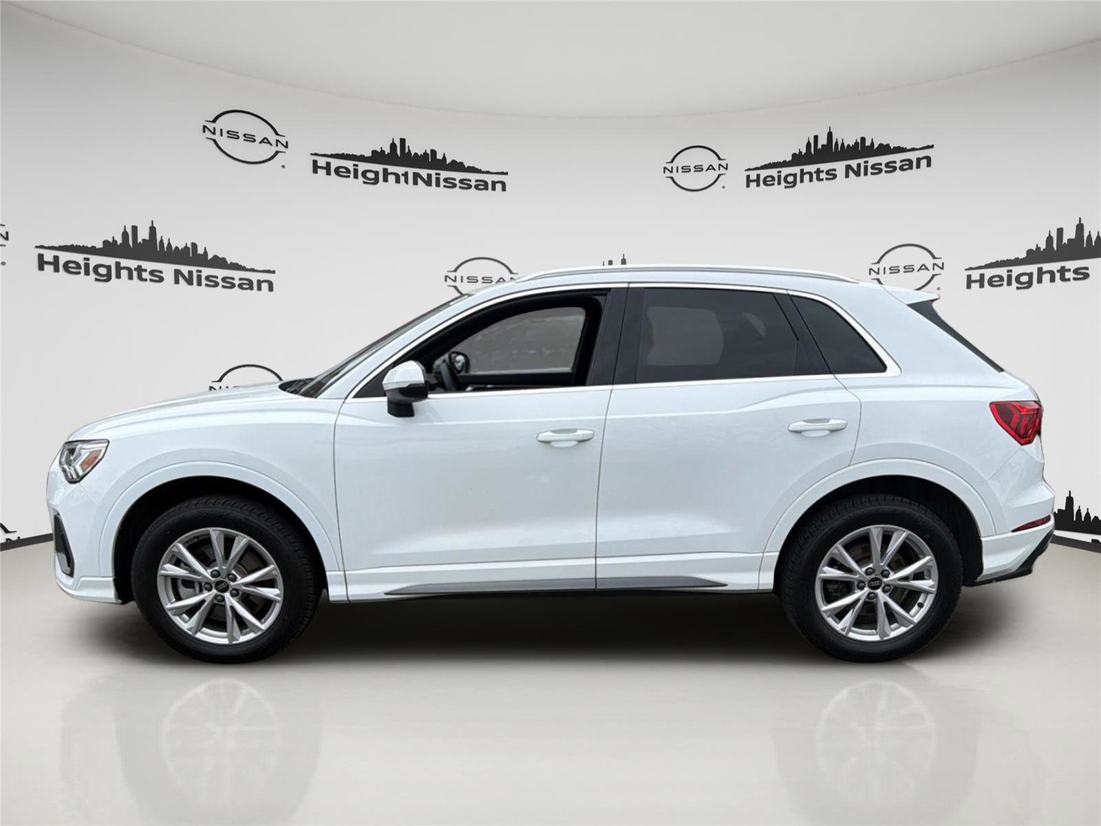 Used 2025 Audi Q3 2.0T Premium image 2