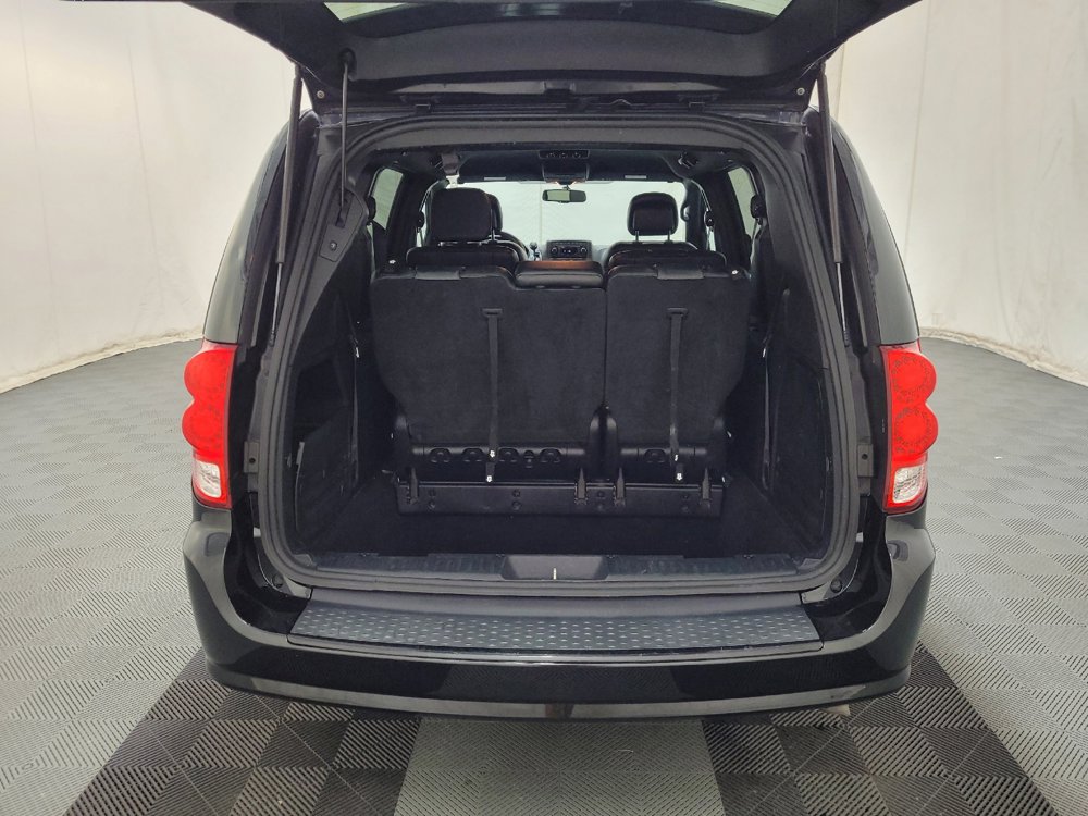 Used 2016 Dodge Grand Caravan SXT FWD image 29