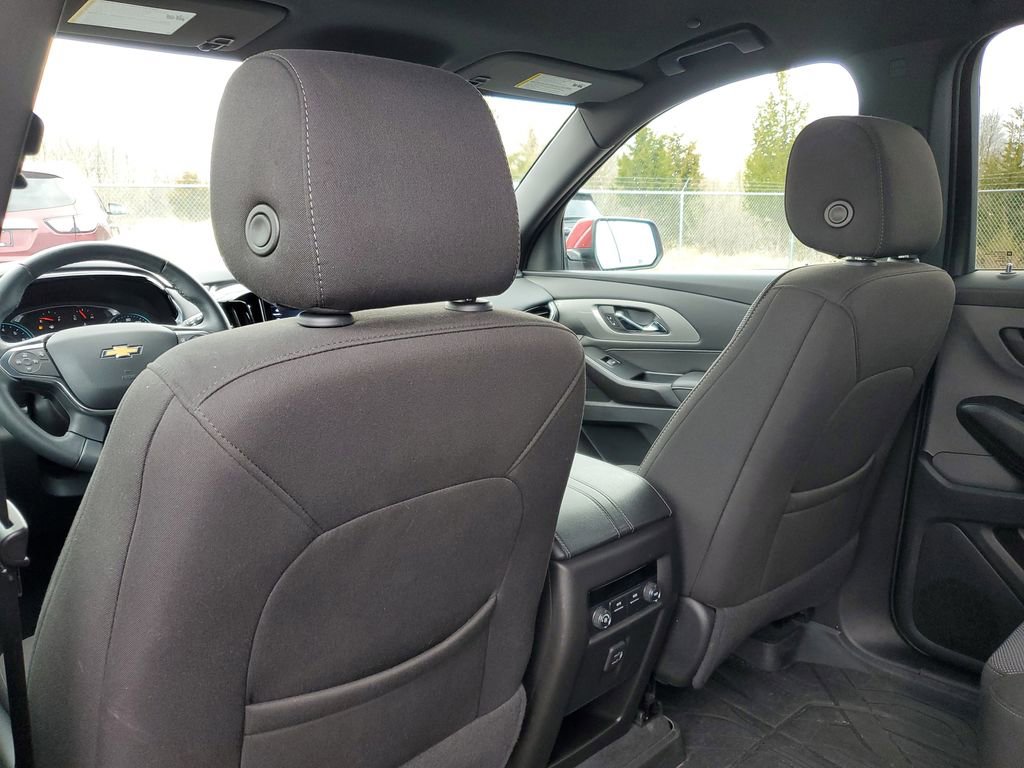 Used 2023 Chevrolet Traverse LT image 28