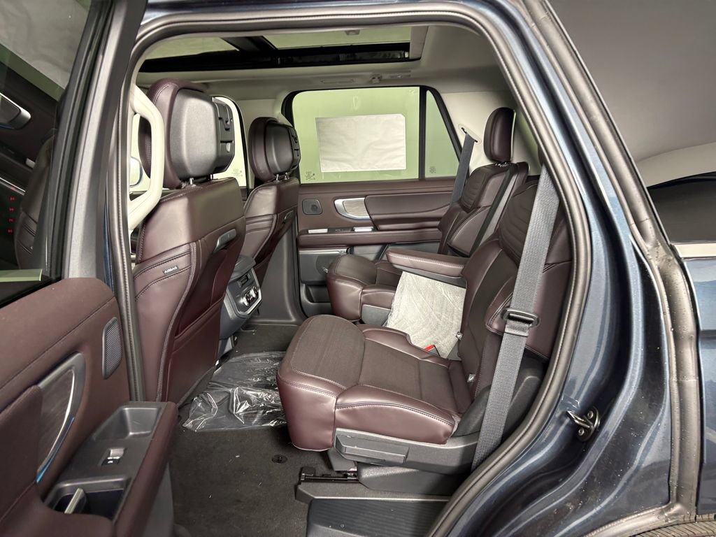 New 2026 Ford Expedition Platinum w/ Platinum Ultimate Package AWD/4WD image 33