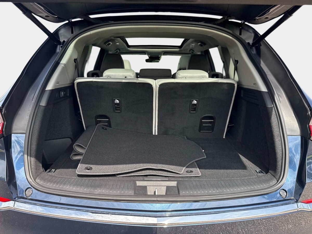 Certified 2026 Acura MDX w/ Technology Package FWD image 9