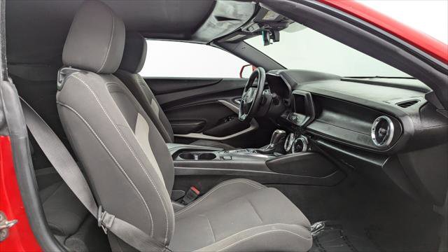 Used 2020 Chevrolet Camaro LT image 19