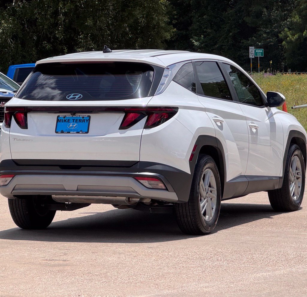 Certified 2025 Hyundai Tucson SE FWD image 11