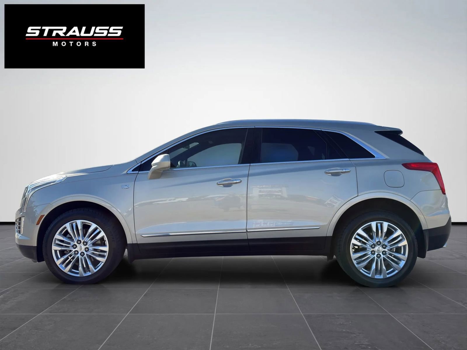 Used 2017 Cadillac XT5 Premium Luxury FWD image 6