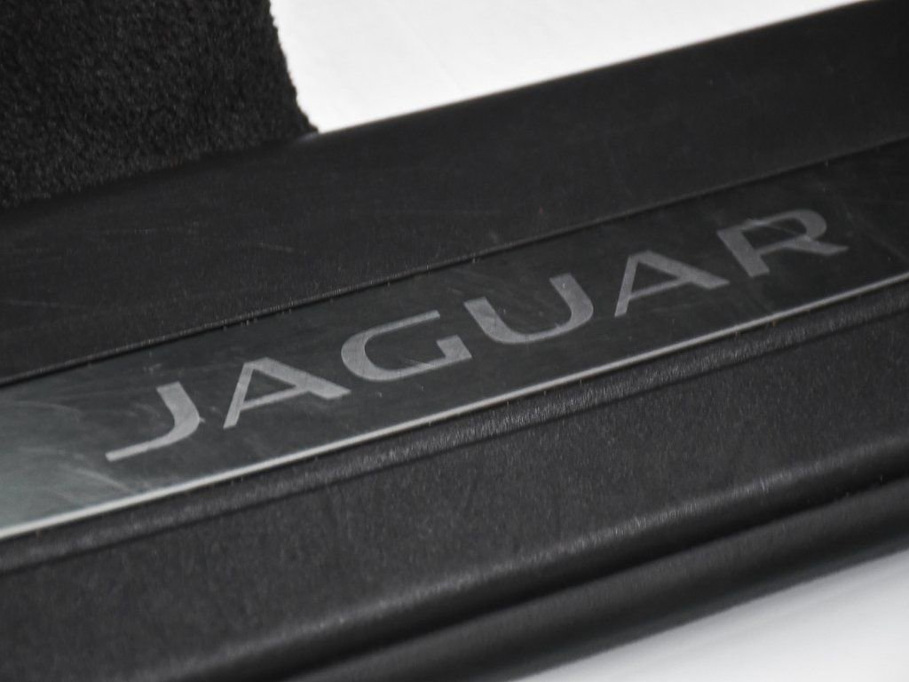 Used 2024 Jaguar F-PACE R-Dynamic S image 16