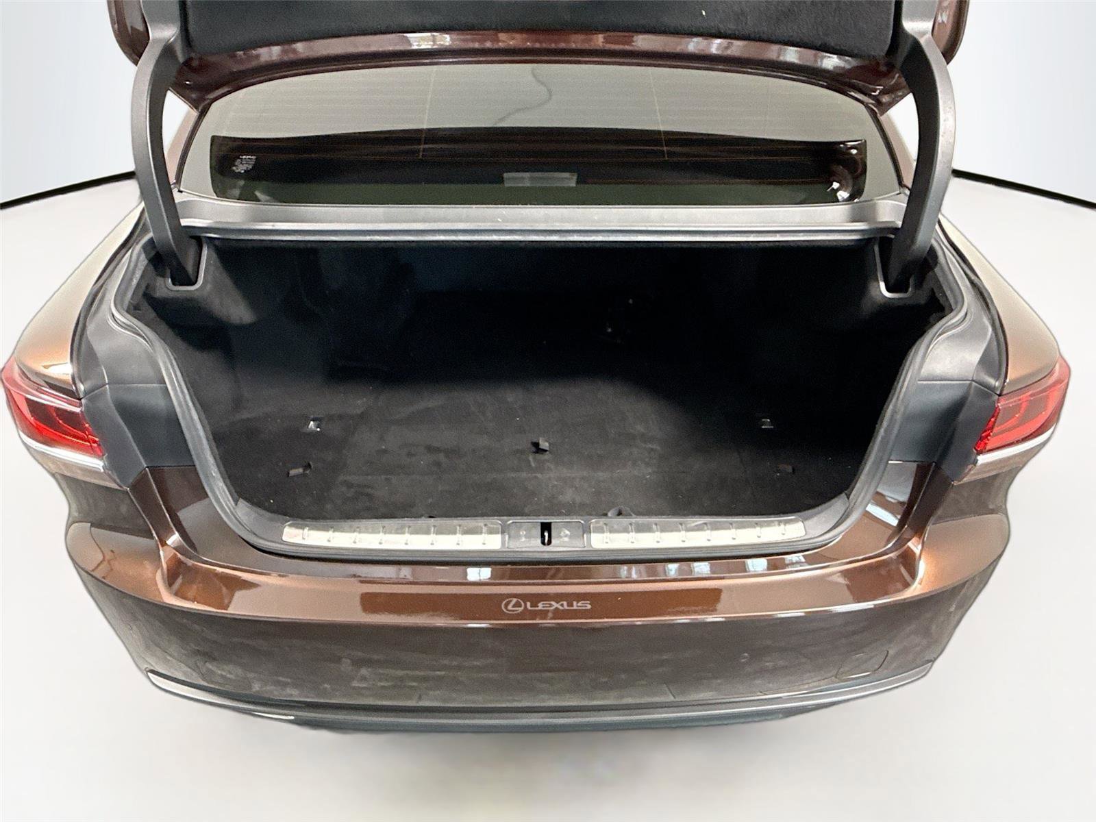 Used 2019 Lexus LS 500 w/ Interior Upgrade Package RWD image 5