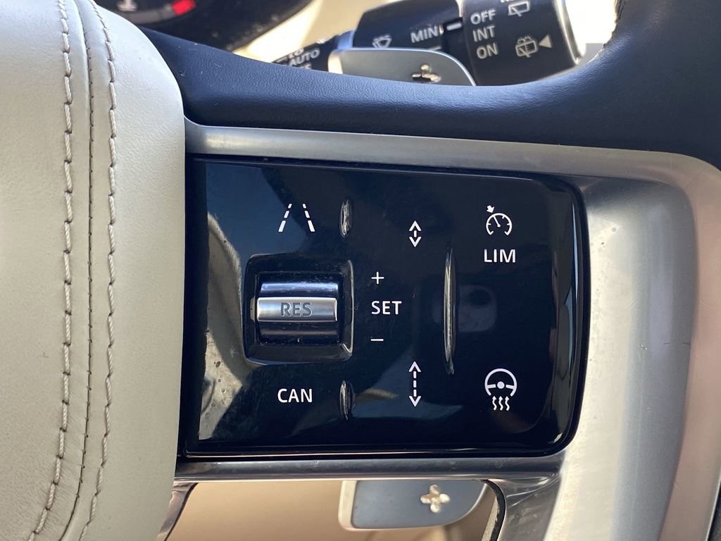 Used 2023 Land Rover Range Rover SE image 12