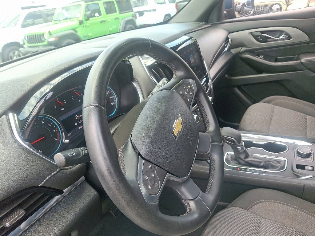 Used 2023 Chevrolet Traverse LT image 25