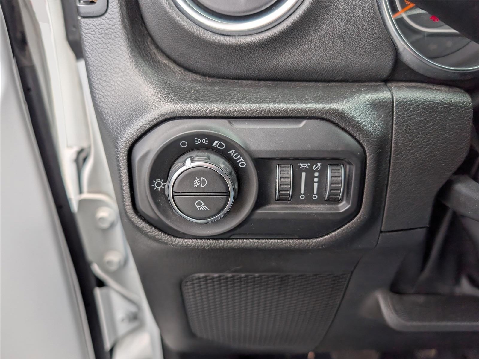 Used 2022 Jeep Gladiator Overland w/ Popular Equipment Package AWD/4WD image 20