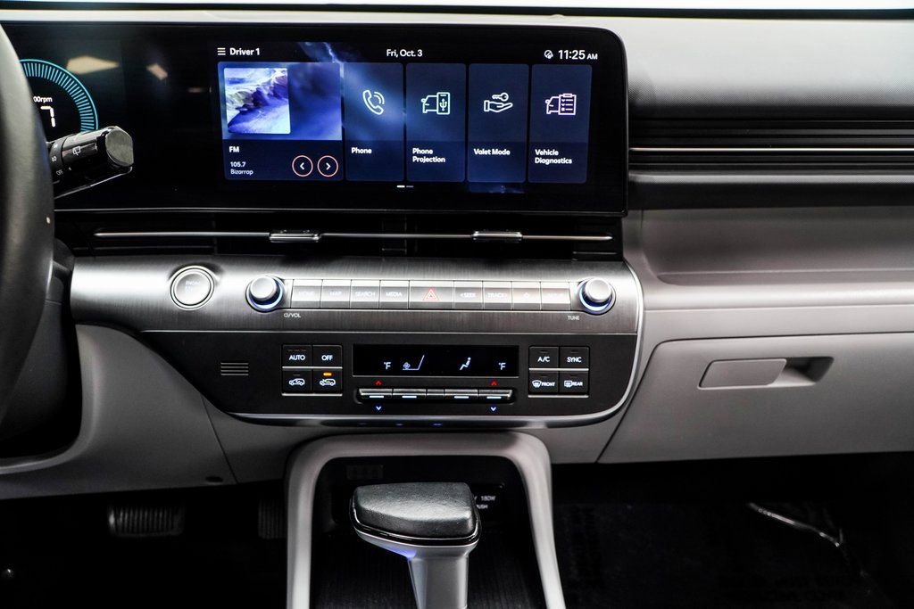 Used 2025 Hyundai Kona SEL image 21