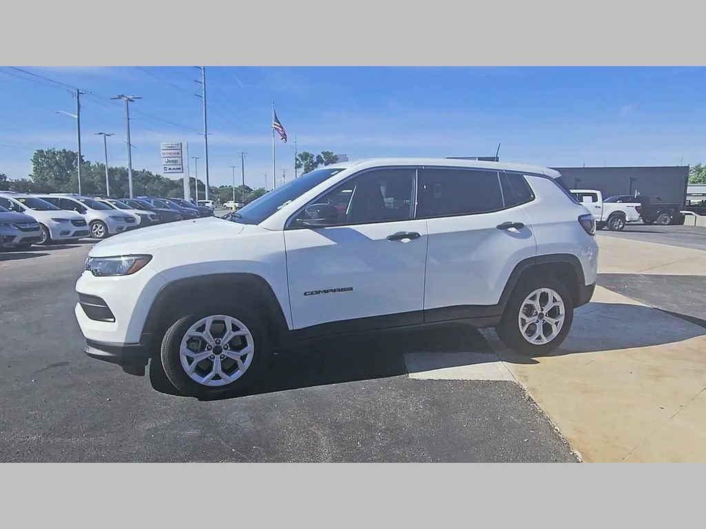Used 2025 Jeep Compass Sport AWD/4WD image 26