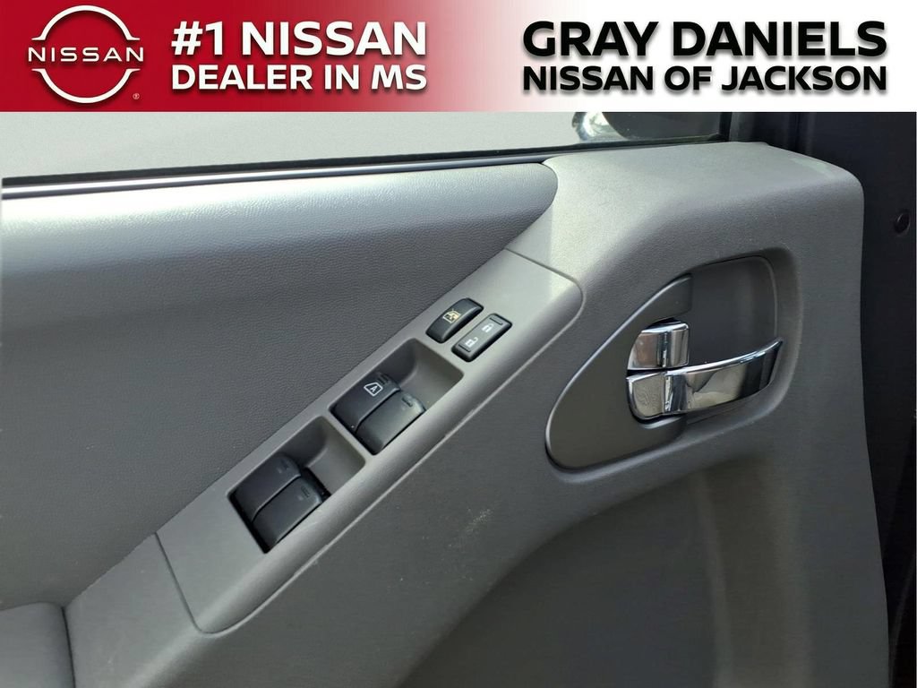 Used 2019 Nissan Frontier SV w/ Value Truck Package RWD image 11