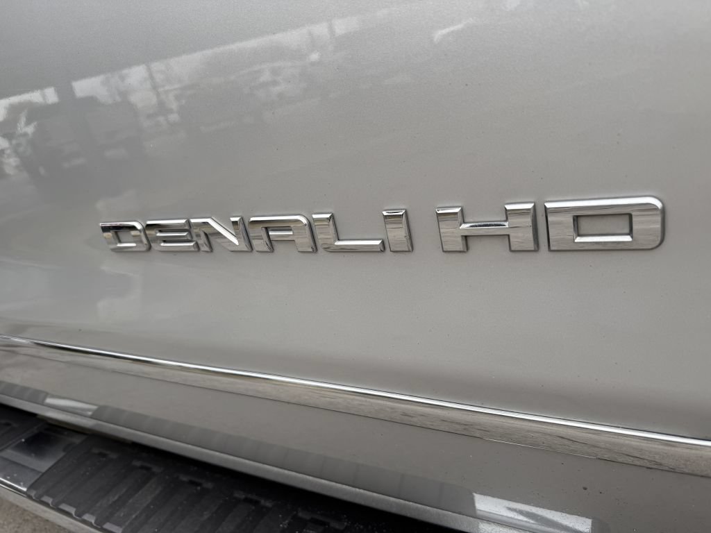 Used 2019 GMC Sierra 2500 Denali w/ Duramax Plus Package AWD/4WD image 20