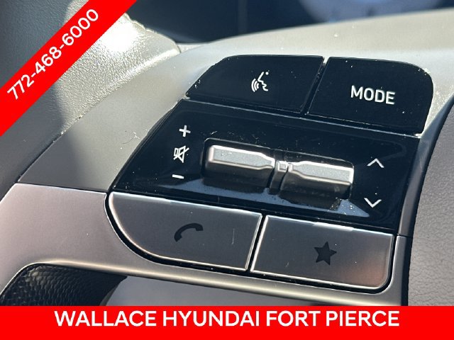 Used 2025 Hyundai Elantra SEL FWD image 26