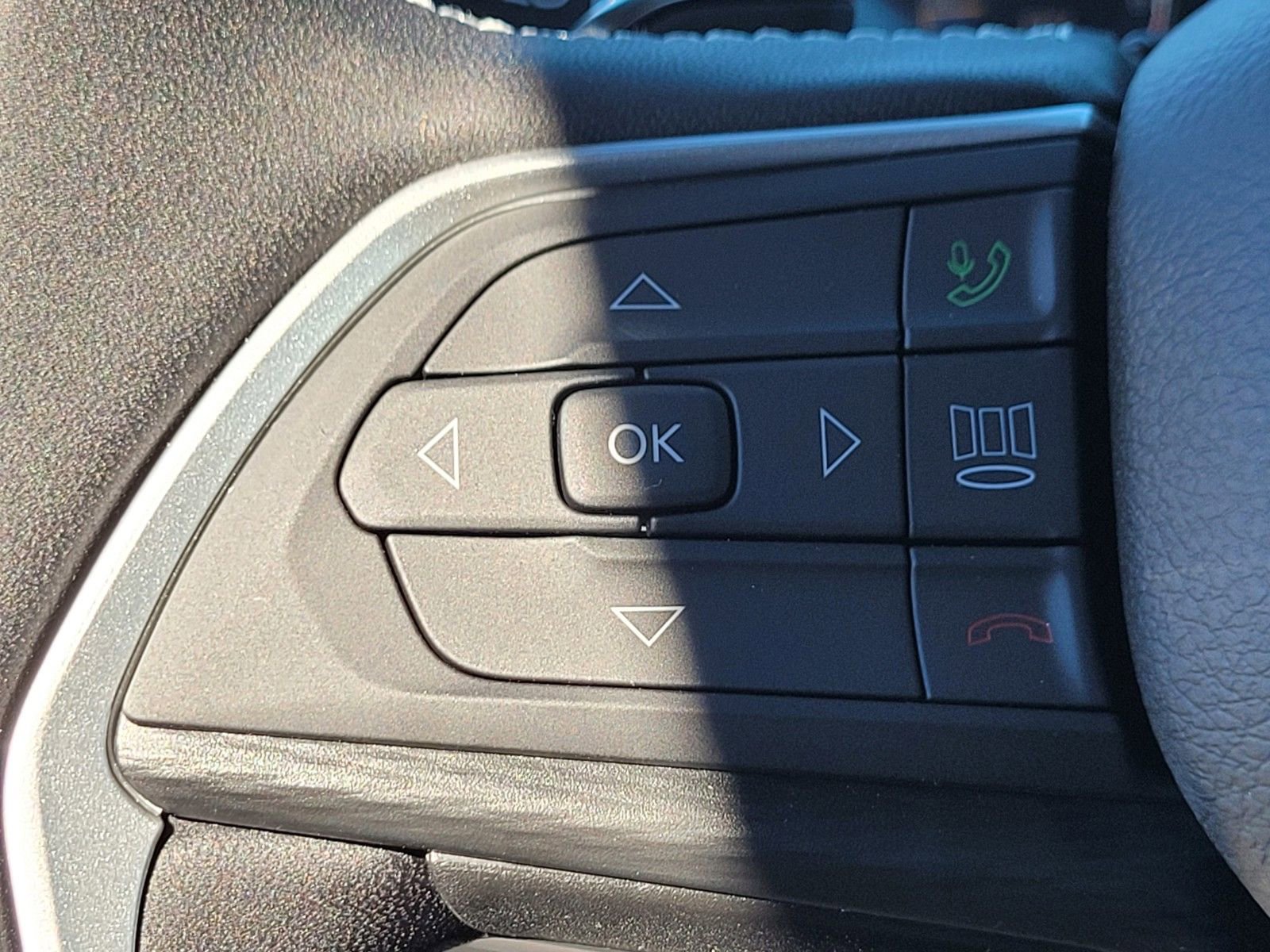 New 2025 Jeep Grand Cherokee Altitude image 23