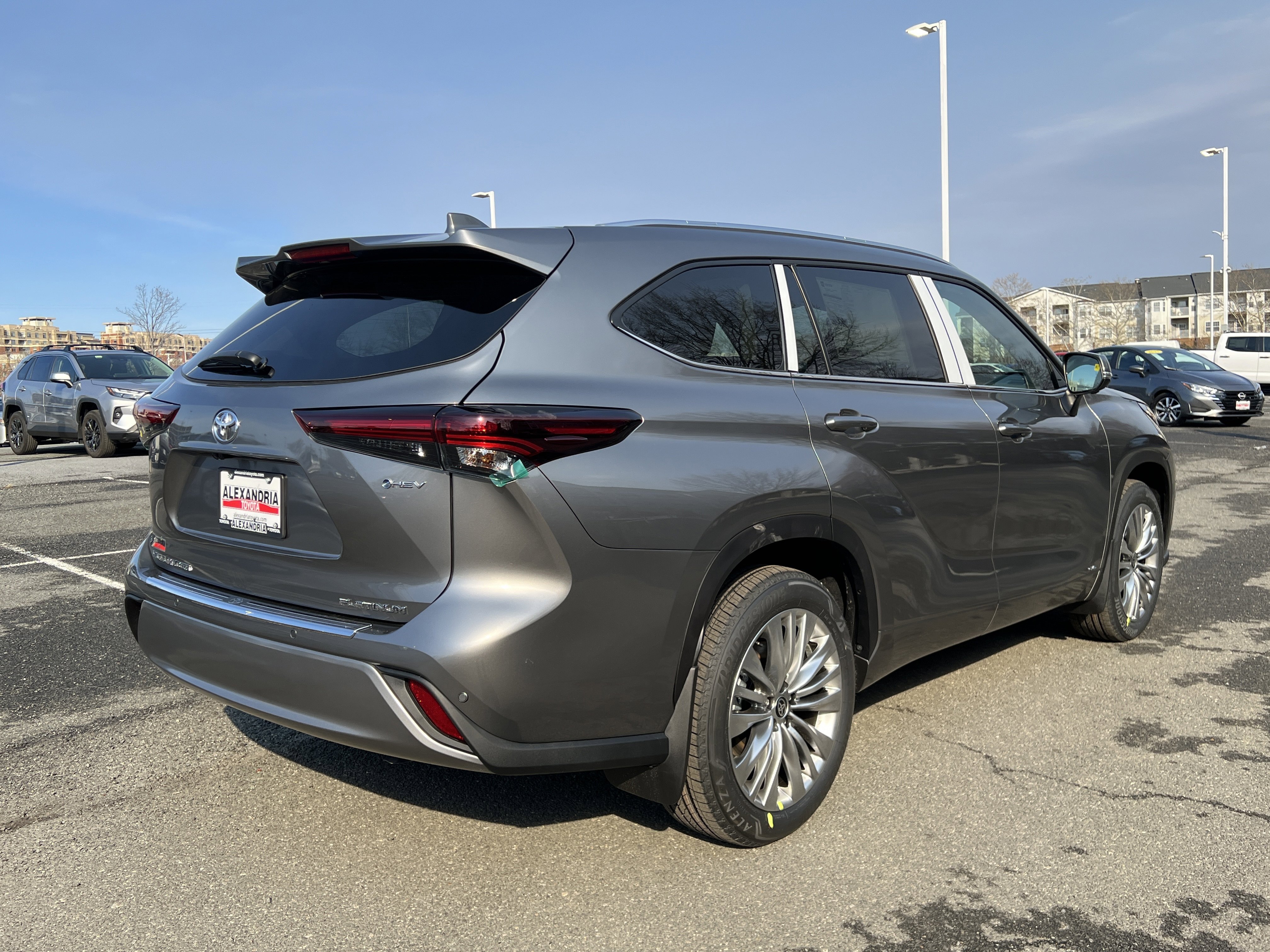 New 2026 Toyota Highlander Platinum image 4