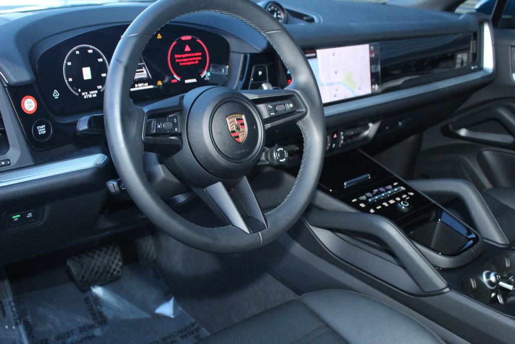 Certified 2025 Porsche Cayenne Coupe AWD/4WD image 4
