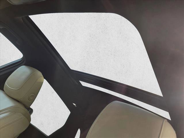 Used 2018 Cadillac XT5 Luxury w/ Driver Awareness Package image 16