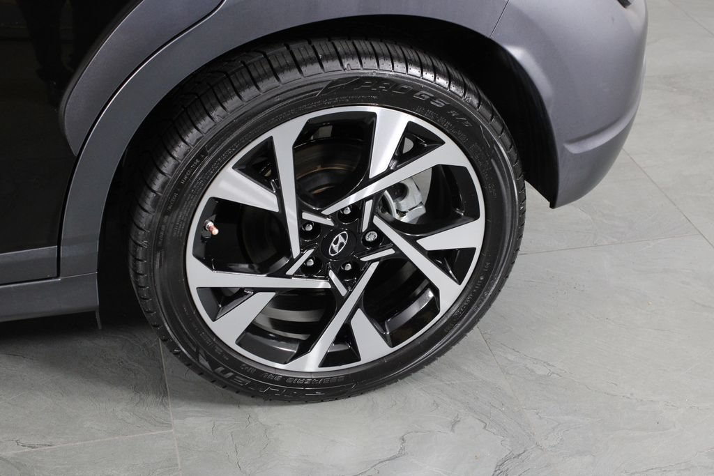 Certified 2022 Hyundai Kona Limited FWD image 13