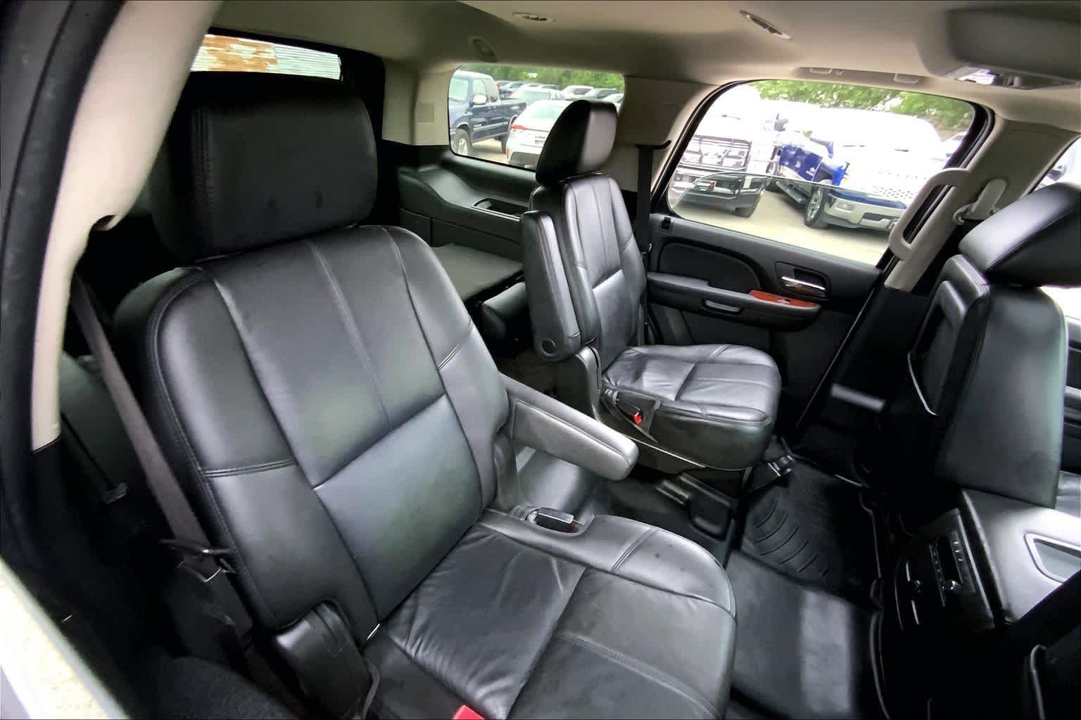 Used 2013 Chevrolet Tahoe LT w/ Texas Edition RWD image 16
