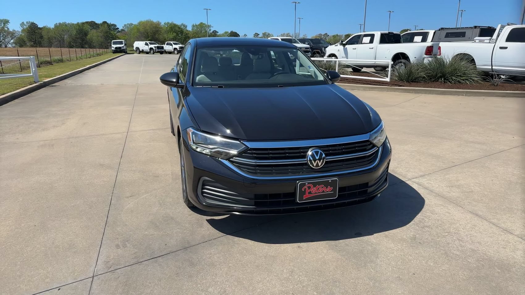 Used 2024 Volkswagen Jetta SE FWD image 4