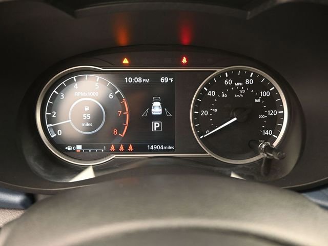 Used 2025 Nissan Versa SV image 3