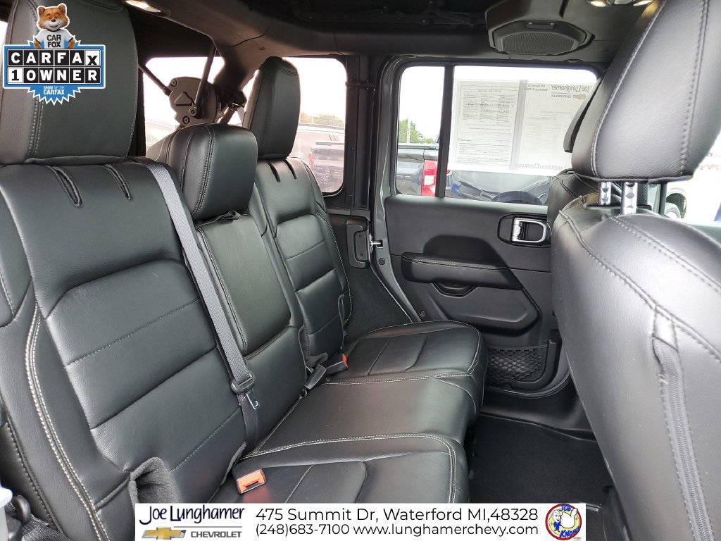 Used 2022 Jeep Wrangler Unlimited Sahara w/ LED Lighting Group AWD/4WD image 28