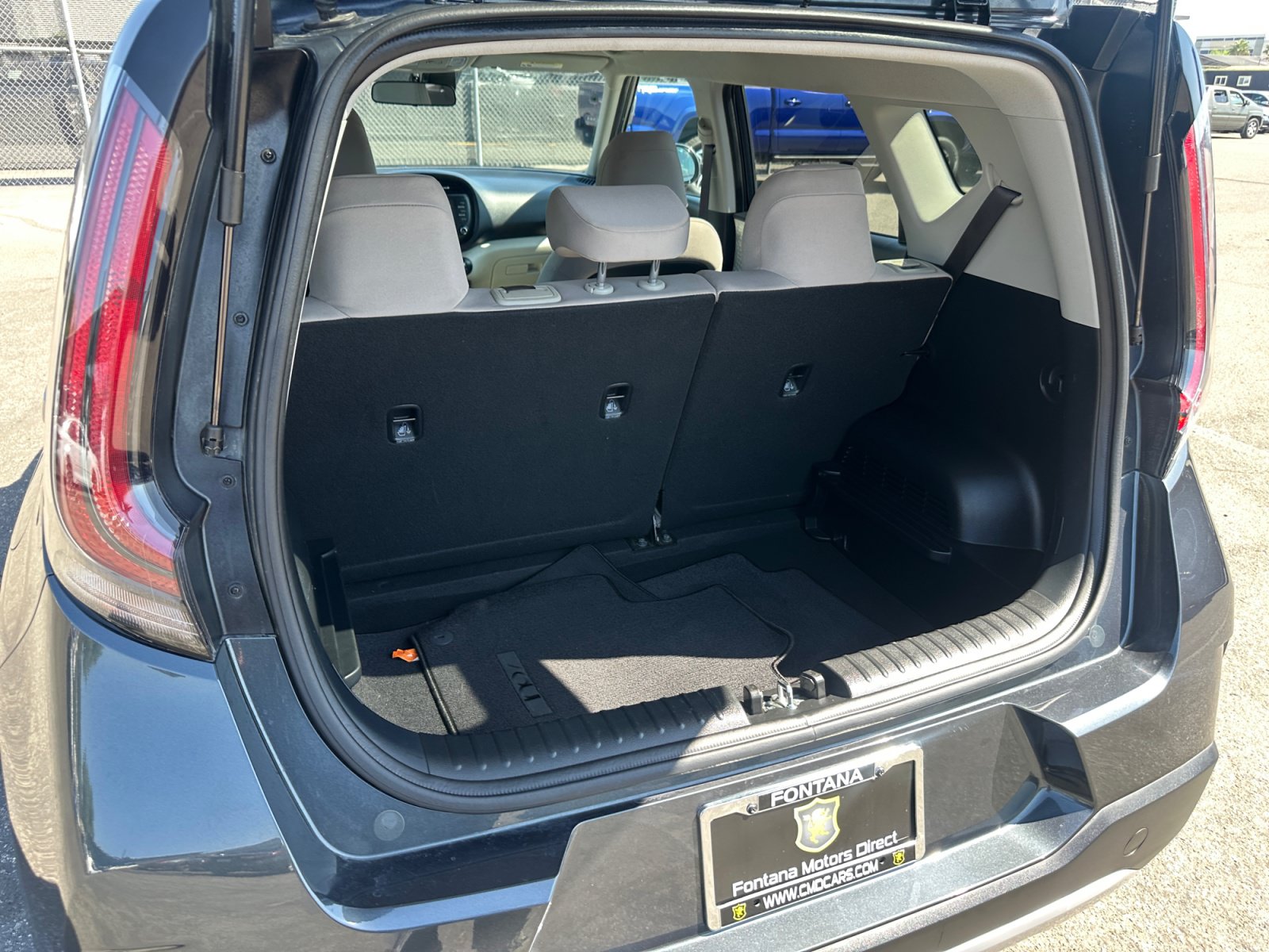 Used 2025 Kia Soul LX FWD image 16