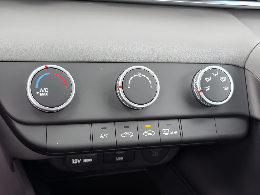 New 2026 Hyundai Elantra SE FWD image 19